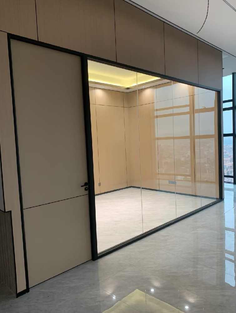 All aluminum partition