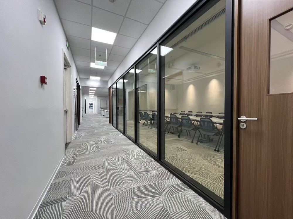 　　Fireproof partition