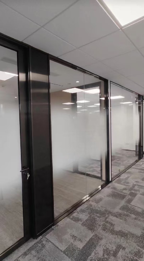 Double glass soundproof partition