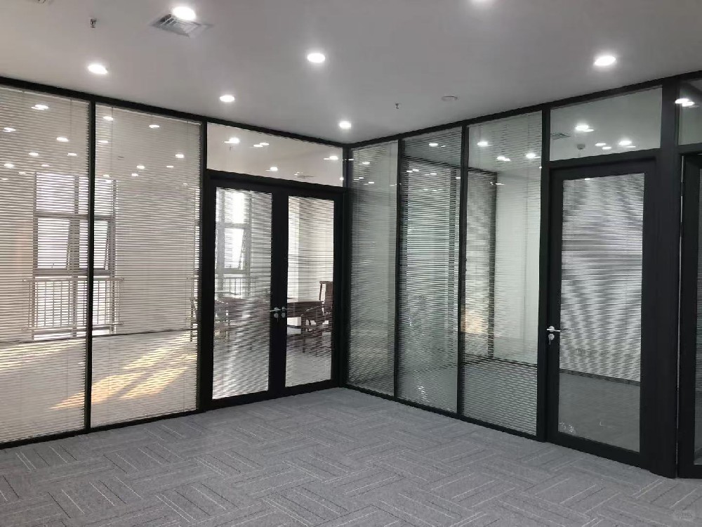 Double glass soundproof partition